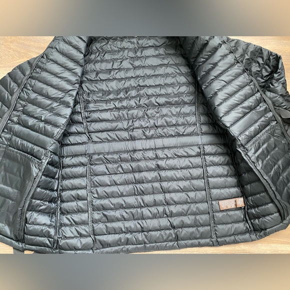 J McLaughlin Lightweight Down Puffer, size small - Picture 8 of 11